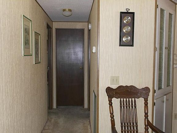 5th image of 21 Woodland Cir
