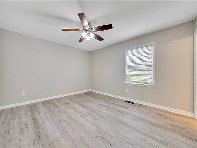1905 Summerfield Dr — Photo 18