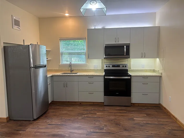 3118 Timber Ln — Photo 2