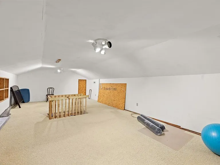 166 Northwestern Ave — Photo 24