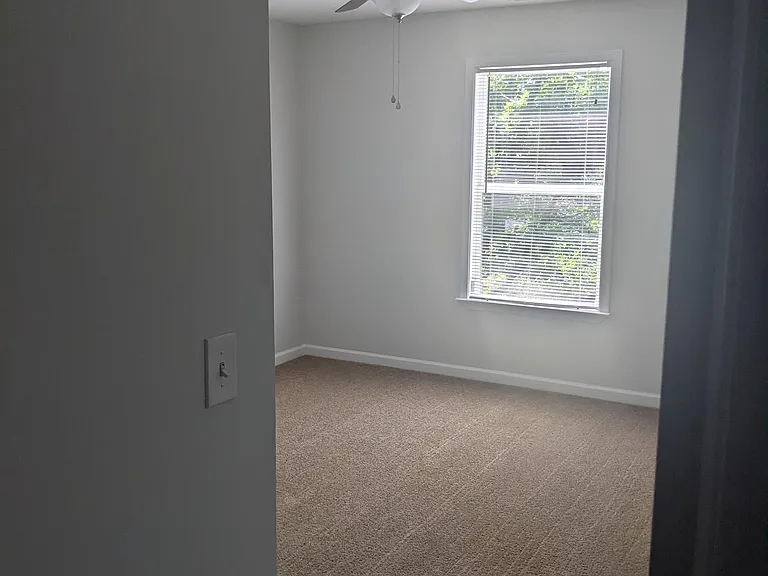 924 Smith St SW — Photo 37