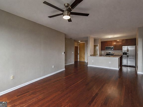 2nd image of 898 Oak St SW Unit 1126