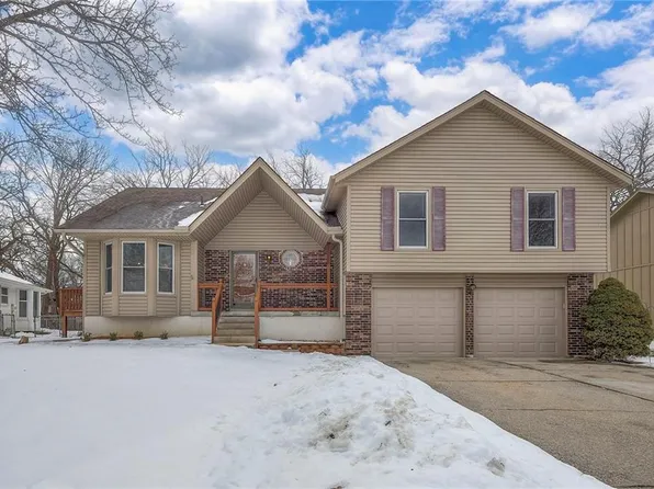 1637 SE 5th St, Lees Summit, MO 64063