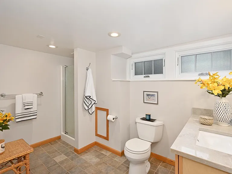 517 W Pleasant Pl — Photo 18