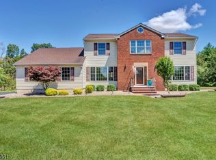 12 Powelson Ln, Bridgewater, NJ 08807