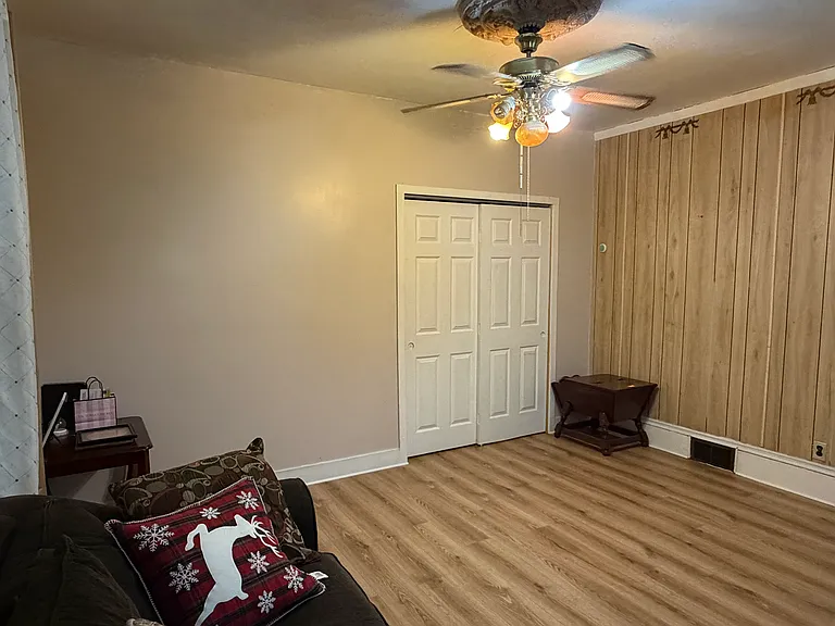 1184 Pembroke St — Photo 12