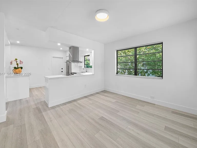 7525 Adventure Ave — Photo 9