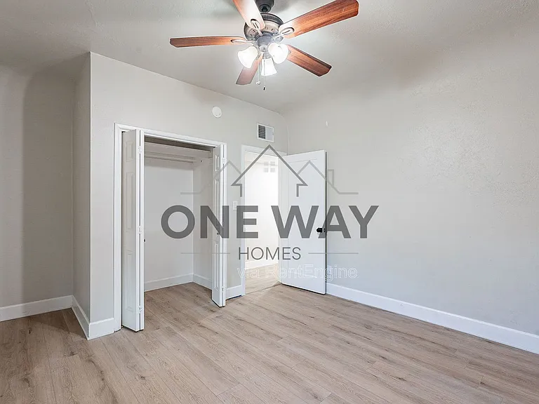 745 E Pierce St — Photo 21