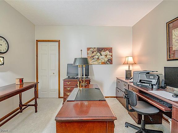 4th image of 9761 Beechwood Dr