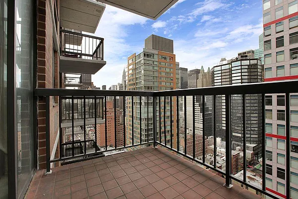 Sold by Corcoran | media 10