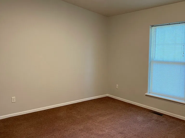 408 S Van Buren St #8 — Photo 8