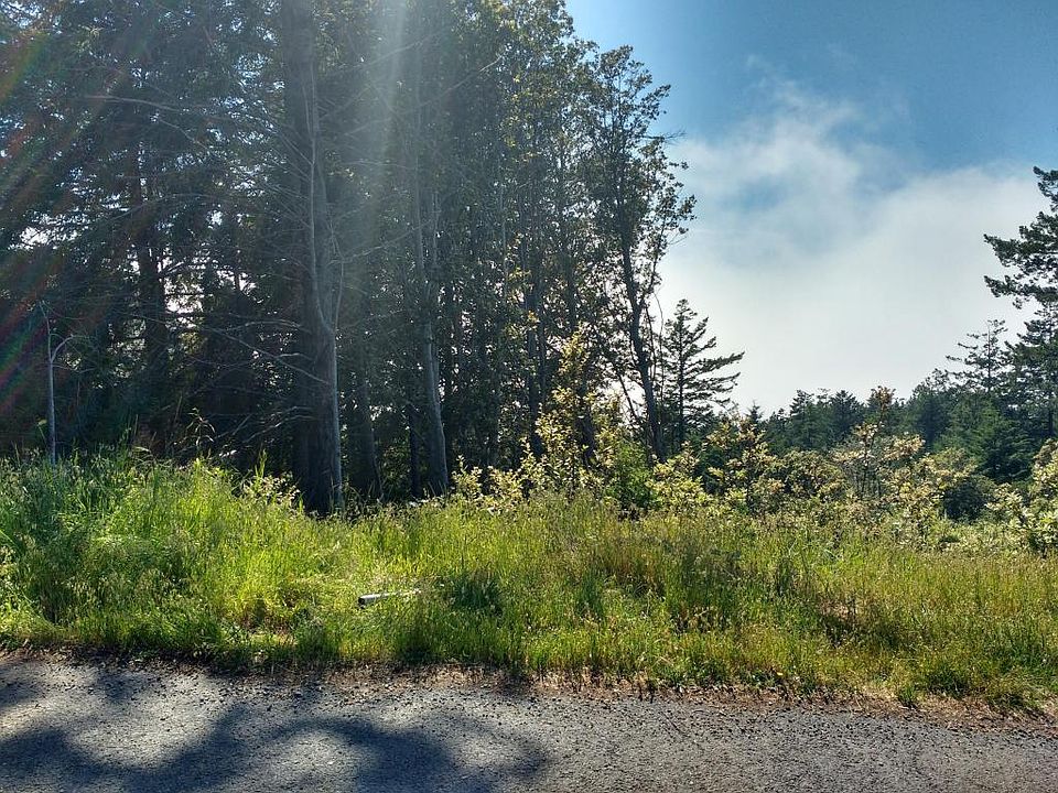 2nd image of 228 Vista Rd
