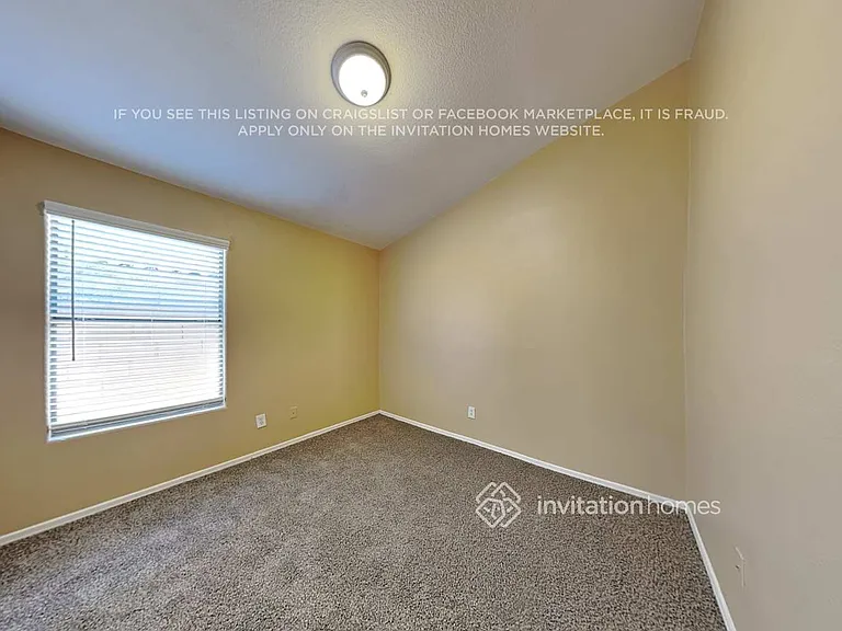 9832 E Olla Ave — Photo 16