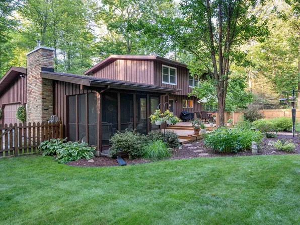 3650 E Jane Dr, Midland, MI 48642