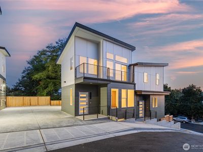 2805 S Grand Street, Seattle, WA, 98144