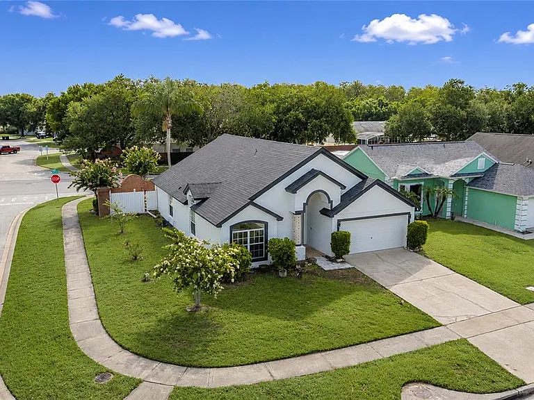2039 Shannon Lakes Blvd — Photo 2