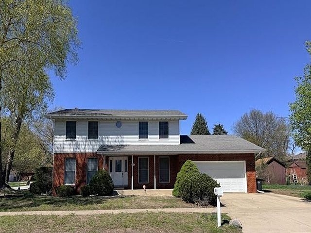 2nd image of 18321 Clyde Ave