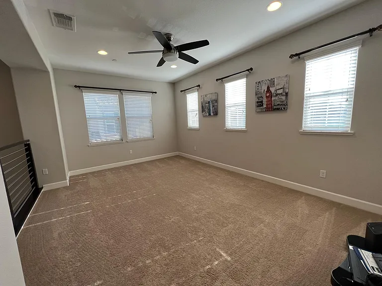 379 W Beckman Ct — Photo 10