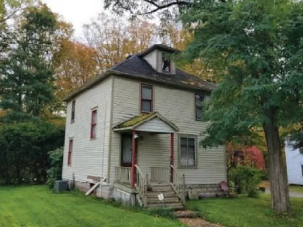 7564 W Lake St, North Bay, NY 13123