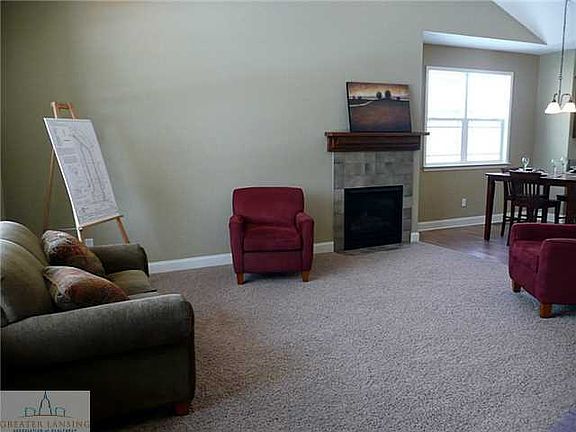 4th image of 1 Summerbrooke Cir