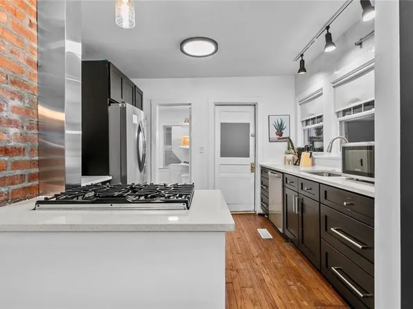 3202 Central St, Kansas City, MO 64111