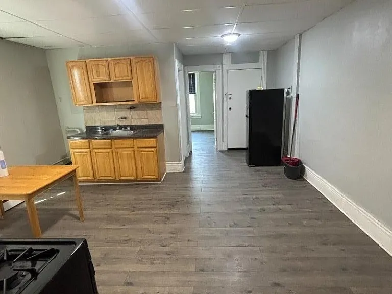 1023 Clinton Ave #4 — Photo 3
