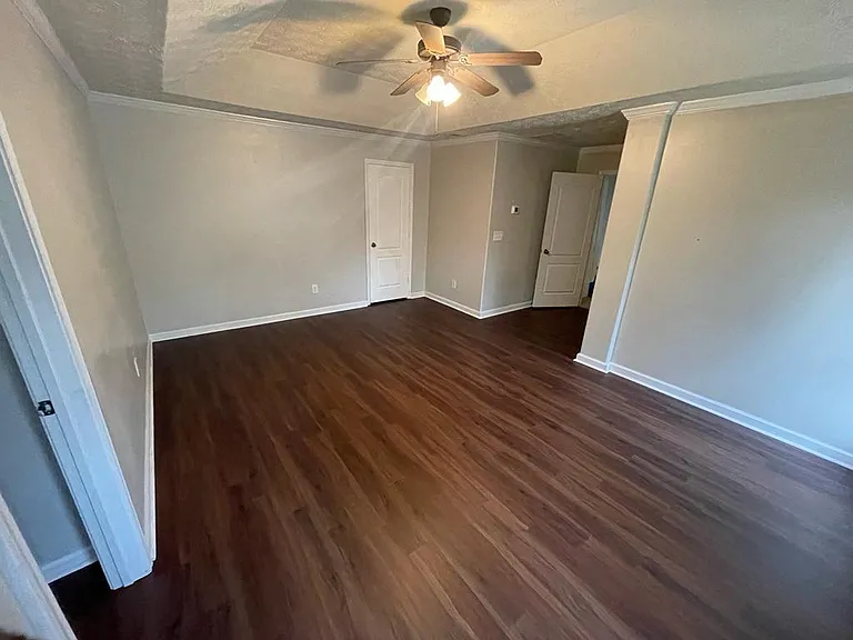 8012 Abington Dr — Photo 24