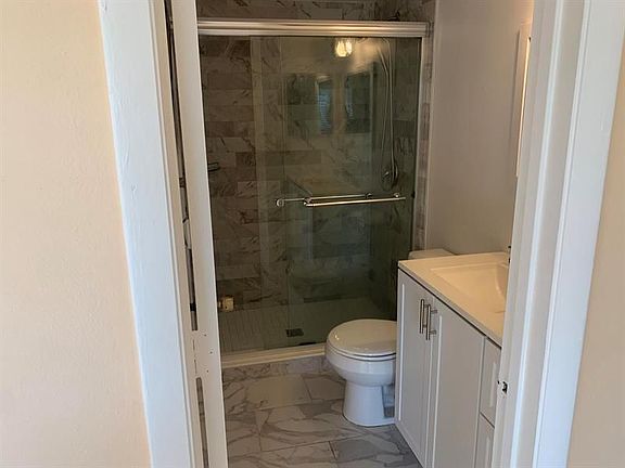 4th image of 532 Shady Pine Way APT D1
