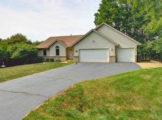 8362 McCurry Rd, Roscoe, IL 61073