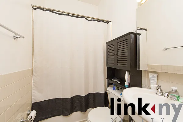 Sold by Link NY Realty | media 19