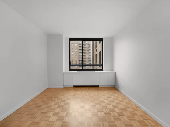 171 East 84th Street image 17 of 25