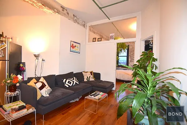 Rented by Bond New York | media 1