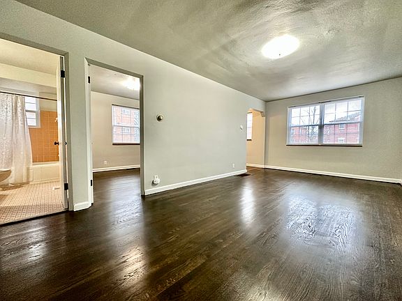 5th image of 5821 Sunshine Dr #A