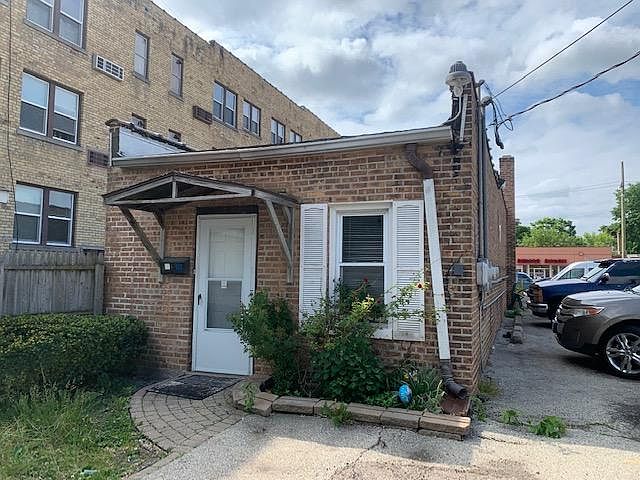 1st image of 922 W Glen Flora Ave