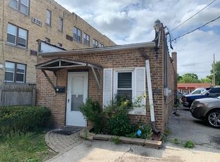 922 W Glen Flora Ave, Waukegan, IL 60085