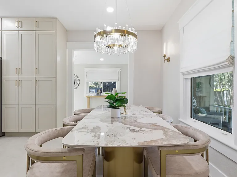 1611 Hyde Park St — Photo 13