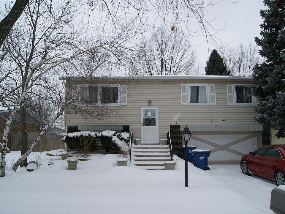 1st image of 22822 Valley Dr