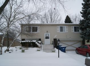 22822 Valley Dr, Richton Park, IL 60471