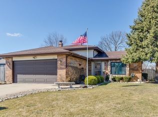 2425 Kerry Winde Dr, New Lenox, IL 60451