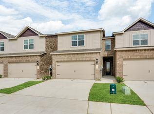 712 Carson Ln, Pilot Point, TX 76258