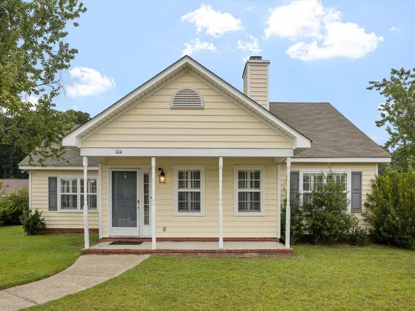 104 Juniper Ct, Rocky Mount, NC 27804