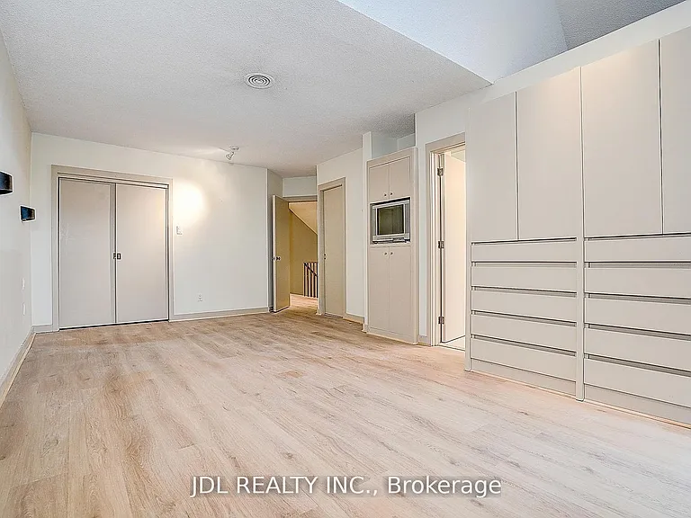 87 Munro Blvd — Photo 19