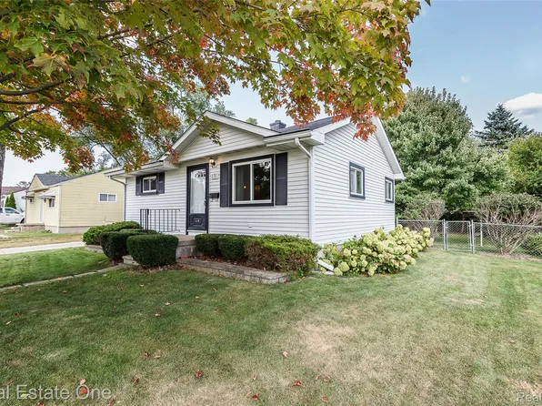 171 Kissane Ave, Brighton, MI 48116