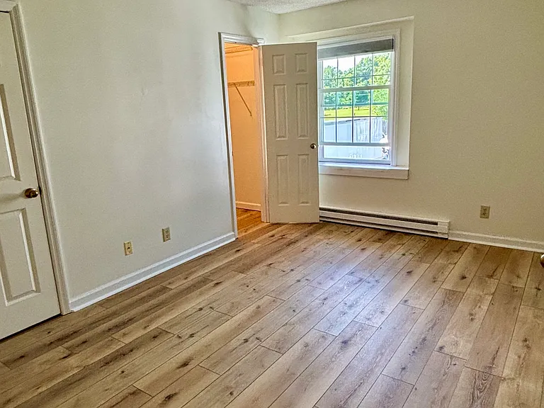 210 Urbandale Pkwy #210 — Photo 9