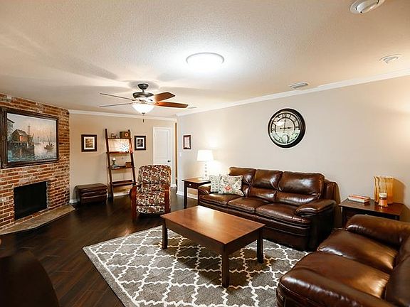 3rd image of 601 Valle Vista Dr