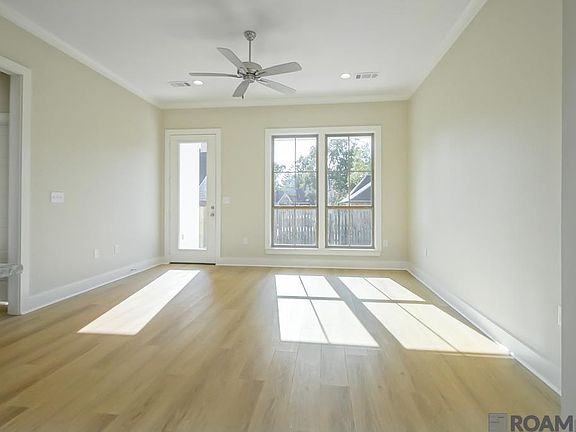 4th image of 32443 N Moss