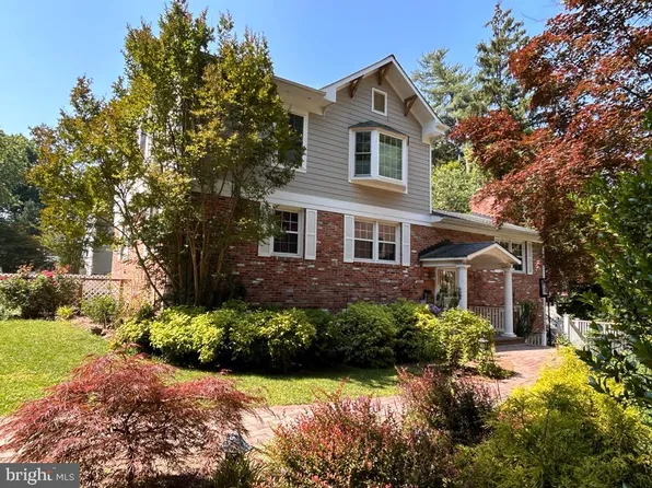 5303 Danbury Rd, Bethesda, MD 20814