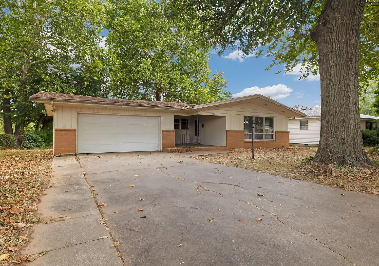 Beautiful Move in Ready House! — Photo 2