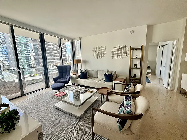88 SW 7th St #1109 — Photo 18