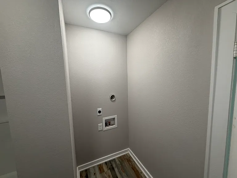 512 Buffalo St — Photo 12